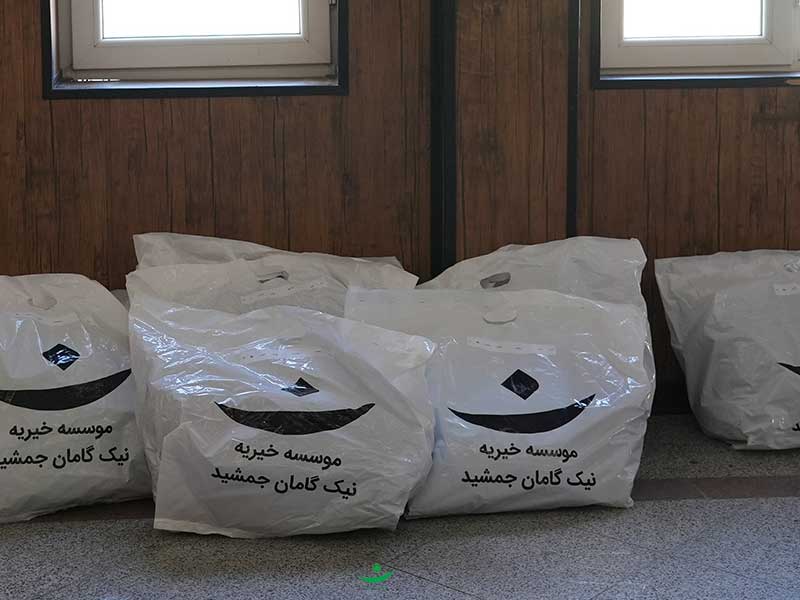 تهیه و توزیع 350 لباس گرم و کفش برای کودکان و نوجوانان نیازمند استان مرکزی