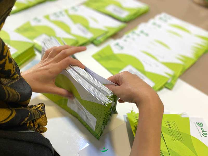 تهیه و توزیع 20 سبد مواد غذایی و 25 بن کارت در استان اصفهان