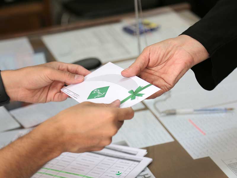 تهیه و توزیع 398 بن کارت مواد غذایی در استان کردستان