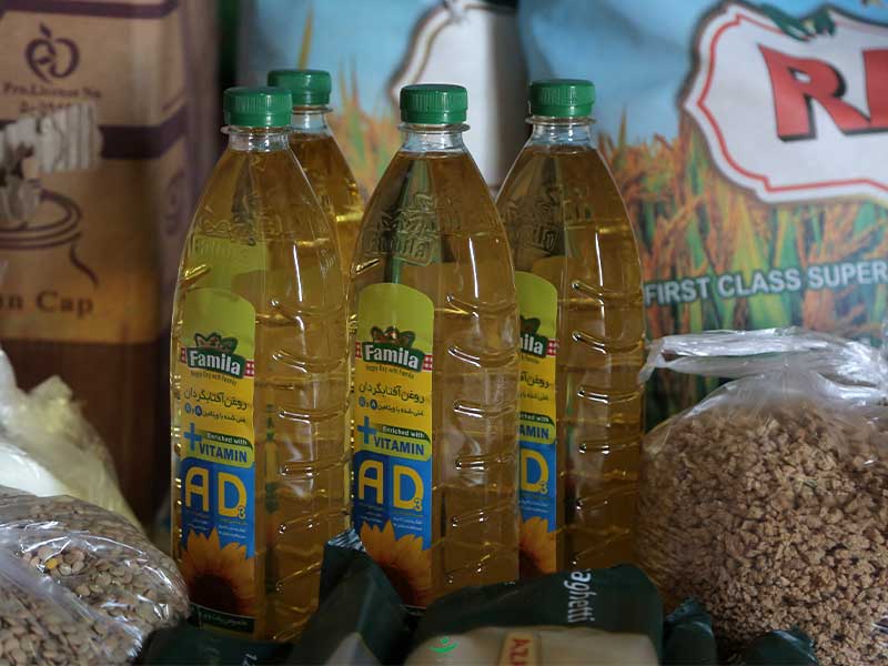 تهیه و توزیع 202 سبد مواد غذایی و 20 بن کارت در استان البرز