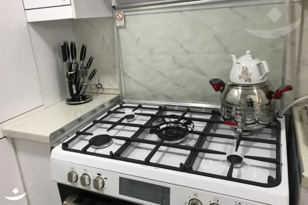 تجهیز آشپزخانه مرکز نگهداری ستارگان کرمان