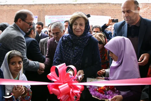 نقش خیرین در ساخت مدرسه